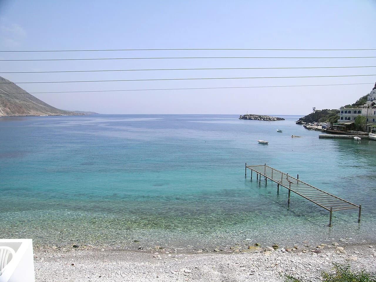 Loutro et son îlot sur le littoral parcouru en kayak depuis Sfakia