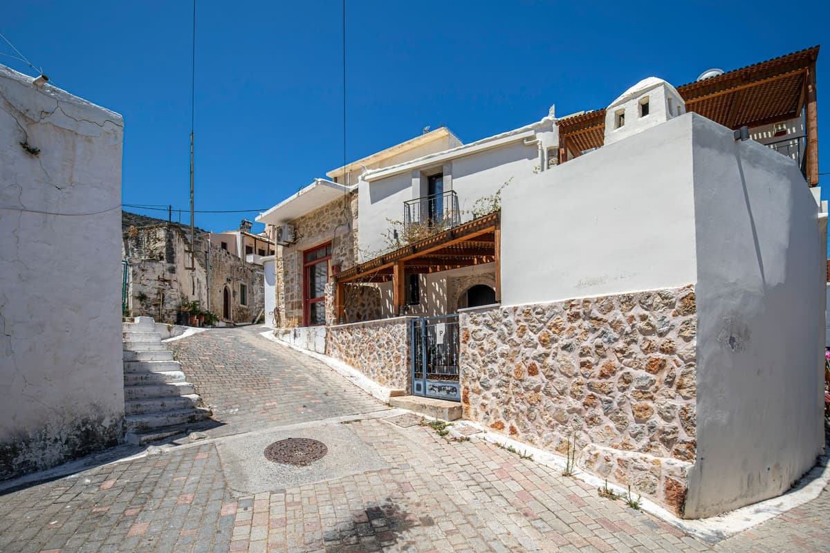 Ruelle d'un village crétois de l'intérieur