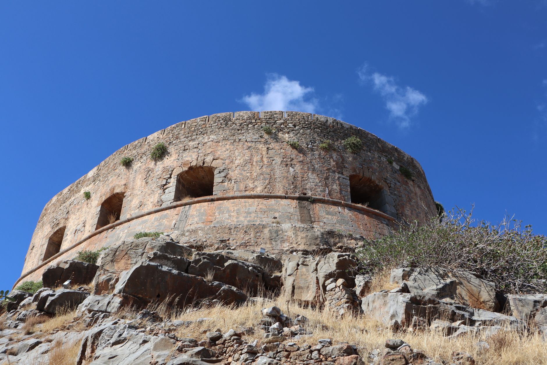 Ruelles et bâtiments de l'ancienne léproserie sur l'île de Spinalonga